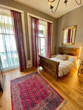 Balcony Flat next to Port, Sea view, Free Parking